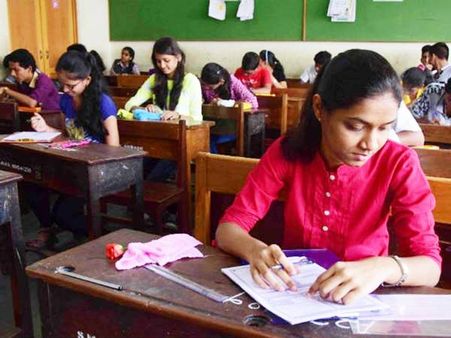 கல்வித் தகுதி: