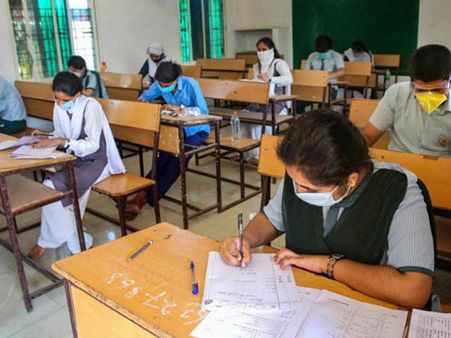 கூடுதலாக மாணவர்களை சேர்க்க அனுமதி