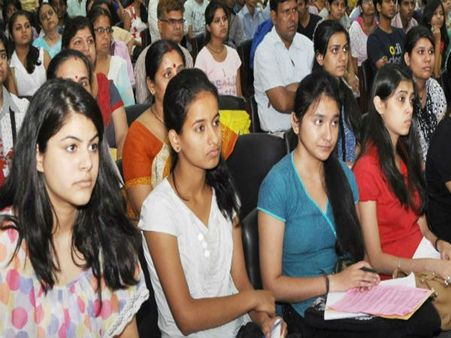 விழிப்புணர்வு ஏற்படுத்தும் பல்கலை