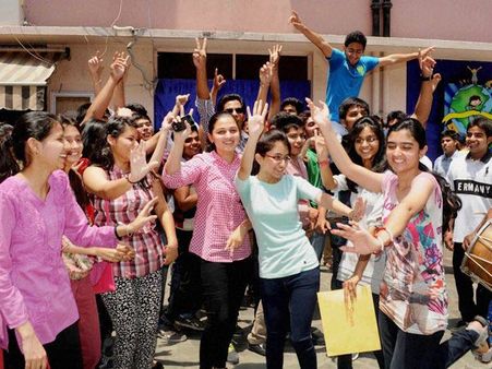 ஒரே நாள், ஒரே பல்கலை