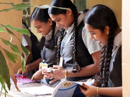 மாணவர்கள், ஆசிரியர்களுக்கு கொரோனா