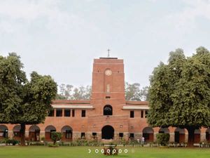 इंडिया के टॉप-10 आर्ट्स कॉलेज