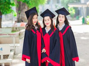 12वीं के बाद आर्ट्स में करियर कैसे बनाएं जानिए टॉप 10 कोर्सेज (Career Option After 12th Arts)