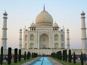 ट्रेवल एंड टूरिज्म : घूमिये-घूमाइये और करियर बनाइये 