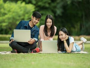 लीक से हटकर इन 4 नए कोर्सेस में बनाएं बेहतरीन करियर