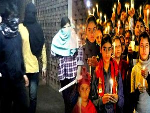 JNU Violence : जवाहरलाल नेहरू यूनिवर्सिटी में हिंसा पर मुंबई में गेटवे ऑफ इंडिया पर विरोध प्रदर्शन