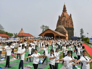 International Yoga Day 2023 Theme: अंतर्राष्ट्रीय योग दिवस 2023 की थीम, इतिहास, महत्व और तथ्य