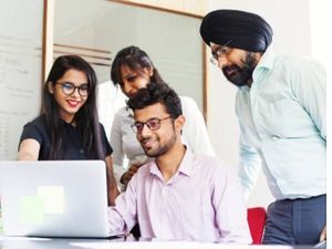 बिजनेस मैनेजमेंट में करियर: एमडिशन प्रोसेस, एलिजिबिलिटी, फीस और टॉप 10 कॉलेज