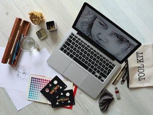 10वीं के बाद करें ग्राफिक डिजाइनिंग का कोर्स: जानिए फीस, कॉलेज की डिटेल और करियर स्कोप