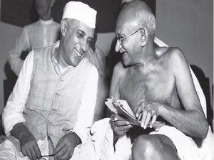 Gandhi Jayanti 2022: स्वतंत्रता संग्राम के लिए लड़ने वाले गांधी और नेहरू के बीच ये था अंतर