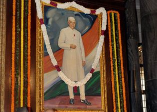 Pandit Jawaharlal Nehru Jayanti 2022: पंडित जवाहरलाल नेहरू जयंती पर शेयर करें ये विशेज