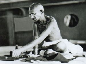 क्या आप असहयोग आन्दोलन के स्थगन को 