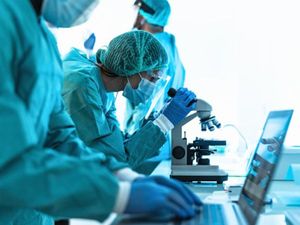 बायोटेक्नोलॉजी में एमबीए कैसे करें, फीस, जॉब, सैलरी और टॉप कॉलेज