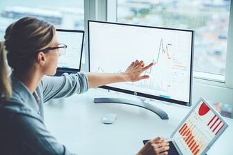Career in B.com Capital Market 2023: बीकॉम कैप्टिल मार्केट में कैसे बनाएं करियर