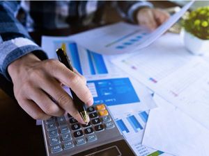 B.Com फाइनेंशियल अकाउंटिंग से जुड़ा कोर्स, कॉलेज और फीस