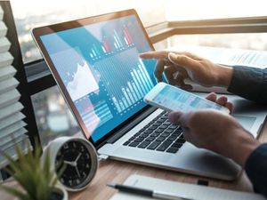 Career in B.com Investment Management 2023: बीकॉम इंवेस्टमेंट मैनेजमेंट में कैसे बनाएं करियर
