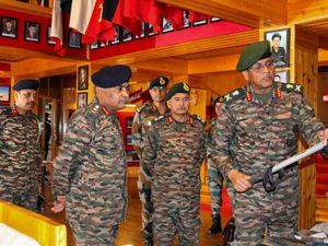 Army Day 2023 Messages: इंडियन आर्मी डे पर भेजें टॉप विशेज मैसेज