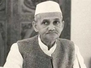 Explained: क्या शास्त्री जी नेहरू की छाया थे, जानिए पूरी कहानी