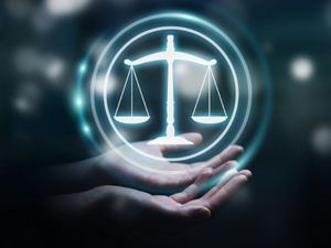 LLM Intellectual Property & Trade Law 2023: एलएलएम बौद्धिक संपदा और व्यापार कानून में कैसे बनाएं करियर