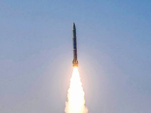 Pralay Missile: प्रलय मिसाइल में हैं ये 10 विशेषताएं