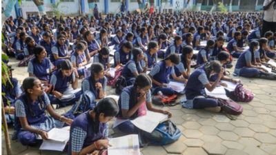 NCF पैनल ने की सिफारिश- साल में दो बार होंगे 12वीं के बोर्ड एग्जाम? कला और विज्ञान को मिलाकर बनेगी नई स्ट्रीम