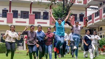UP Board Result 2024: मुरादाबाद जिले के हाईस्कूल, इंटर के टॉपर्स लिस्ट