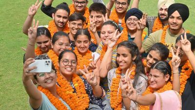 UP Board Result 2024: सिद्धार्थनगर जिले के हाईस्कूल, इंटर के टॉपर छात्रों की सूची