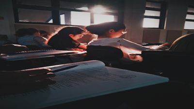NEET, JEE की तरह CLAT का आयोजन क्षेत्रीय भाषाओं में क्यों नहीं? दिल्ली HC ने NLU से पूछा