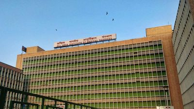 AIIMS Recruitment 2023: जूनियर रेजिडेंट के पदों पर निकली भर्ती, सैलरी 56,100 से अधिक