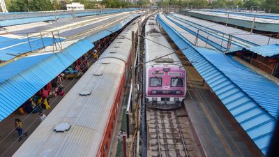 रेलवे ने निकाली 4000+ पदों पर भर्ती 2024, एसआई और कांस्टेबल बनने का सुनहरा मौका