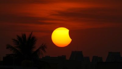 Surya Grahan 2024: 8 अप्रैल को लगेगा साल का पहला सूर्य ग्रहण, धरती पर छा जाएगा अंधेरा
