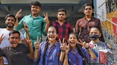 CBSE 10th Result 2024 (Declared): सीबीएसई बोर्ड 10वीं रिजल्ट हुए जारी, 93.60% छात्रों ने पास की परीक्षा