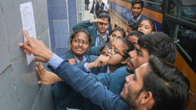 CBSE Board Exam 2024-25: सीबीएसई 10वीं, 12वीं परीक्षा 2025 तिथि जारी, अगले साल 15 फरवरी से शुरू होंगे एग्जाम