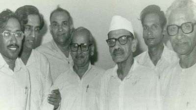गुलजारीलाल नंदा की जयंती पर जानिए उनकी शिक्षा, राजनीतिक करियर और योगदान के बारे में