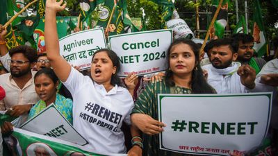 NEET Paper Leak: I.N.D.I.A ब्लॉक पार्टियों के छात्र संगठनों ने केंद्र की आलोचना की, उठी कार्रवाई की मांग