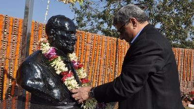 कौन थे दोराबजी टाटा? 10 लाइनों में जानिए उनके जीवन के बारे में