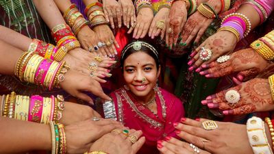 Hariyali Teej Wishes 2024: हरियाली तीज पर भेजें अपने प्रियजनों को शुभकामनाएं, यहां देखें टॉप मैसेज