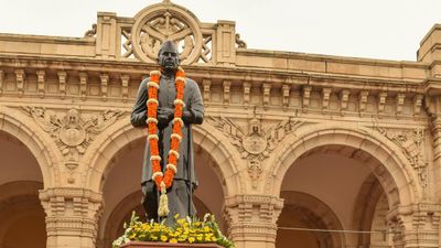 कब और किसने की लोकदल पार्टी की स्थापना? जानिए चौधरी चरण सिंह और पार्टी के इतिहास के बारे में