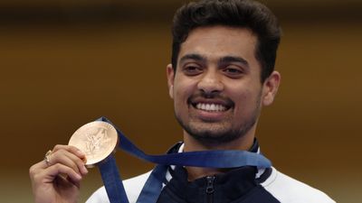 Paris Olympic 2024: कौन हैं स्वप्निल कुसाले, जिन्होंने जीता भारत के लिए तीसरा कांस्य पदक
