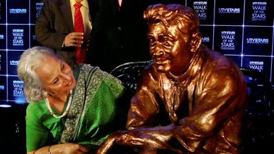 Birthday Special: भारतीय अभिनेता देव आनंद कितने पढ़ें- लिखे थे? जानिए उनके फिल्मी करियर के बारे में