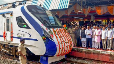 Railway Recruitment: मैट्रिक में यदि हों 50%, दक्षिण पूर्वी रेलवे में बिना परीक्षा के होगी भर्ती, जानें कैसे?