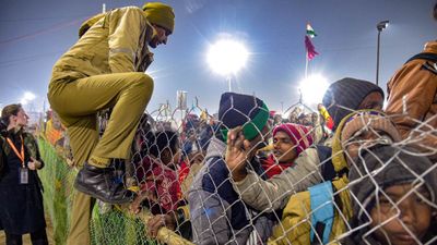 Stampede in India: महाकुंभ में क्यों मची भगदड़? क्यों होती है भगदड़ की घटनाएं? जानिए कुंभ में कब-कब हुई भगदड़?