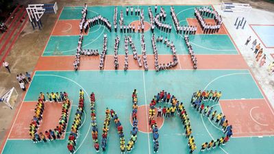 World Hindi Diwas Poem: विश्व हिंदी दिवस पर कविता पढ़ें, समझें हिंदी का गौरवगान 