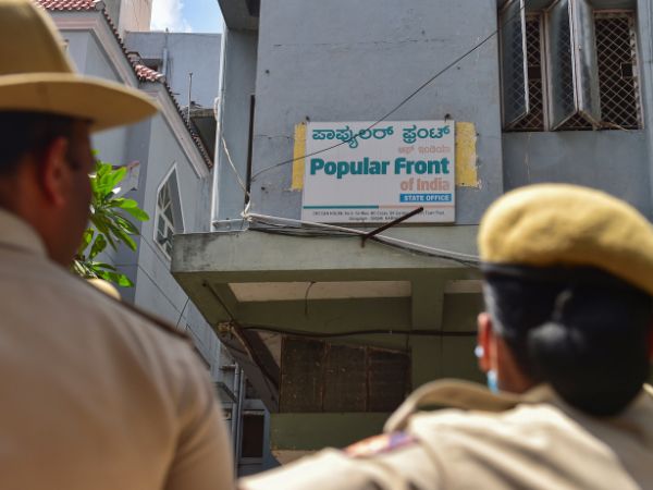 पीएफआई क्या है और क्यों हुआ बैन जानिए पूरा मामला पीएफआई क्या है और क्यों हुआ बैन जानिए पूरा मामला