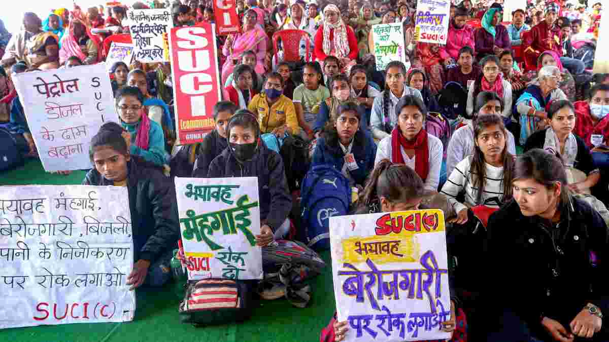 भारत में लाखों लोग ऐसे जिनके पास नौकरी होते हुए भी वो हैं बेरोजगार, जानिए कैसे? 