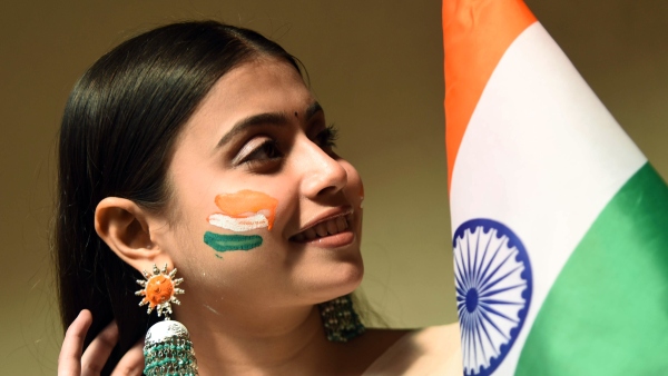 क्या आपका वोटर आईडी कार्ड बन गया है?  