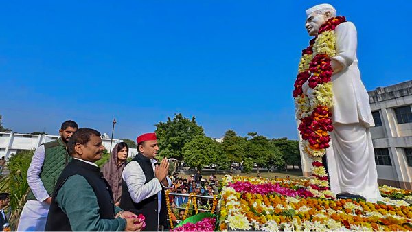 हर छात्र को अवश्य पढ़ने चाहिए पूर्व पीएम Chaudhary Charan Singh के अनमोल विचार हर छात्र को अवश्य पढ़ने चाहिए पूर्व पीएम Chaudhary Charan Singh के अनमोल विचार