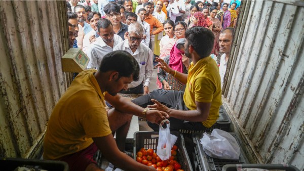 उपभोक्ता सशक्तिकरण का प्रतीक, शेयर करें उपभोक्ता दिवस की शुभकामनाएं और संदेश उपभोक्ता सशक्तिकरण का प्रतीक, शेयर करें उपभोक्ता दिवस की शुभकामनाएं और संदेश