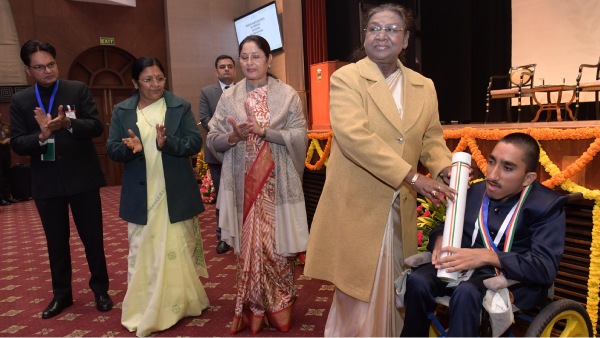 राष्ट्रपति ने करीब 17 बच्चों को प्रधानमंत्री राष्ट्रीय बाल पुरस्कार प्रदान किया  