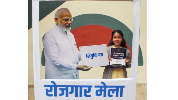 प्रधानमंत्री ने कहा, हमारा प्रयास महिलाओं को हर क्षेत्र में आत्मनिर्भर बनाना है